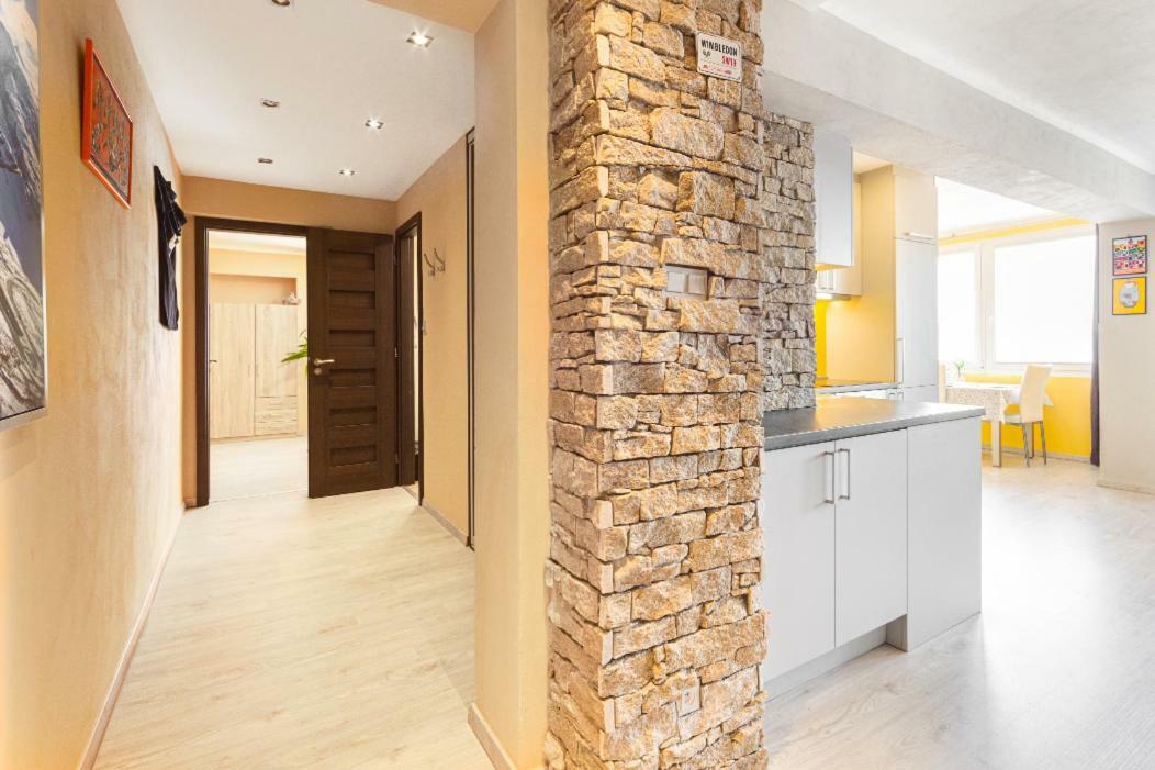 Séjour chez l'habitant Cozy At Metro Station, Private Bathroom, 9minutes Oldtown, 15minutes Airport, Wifi *